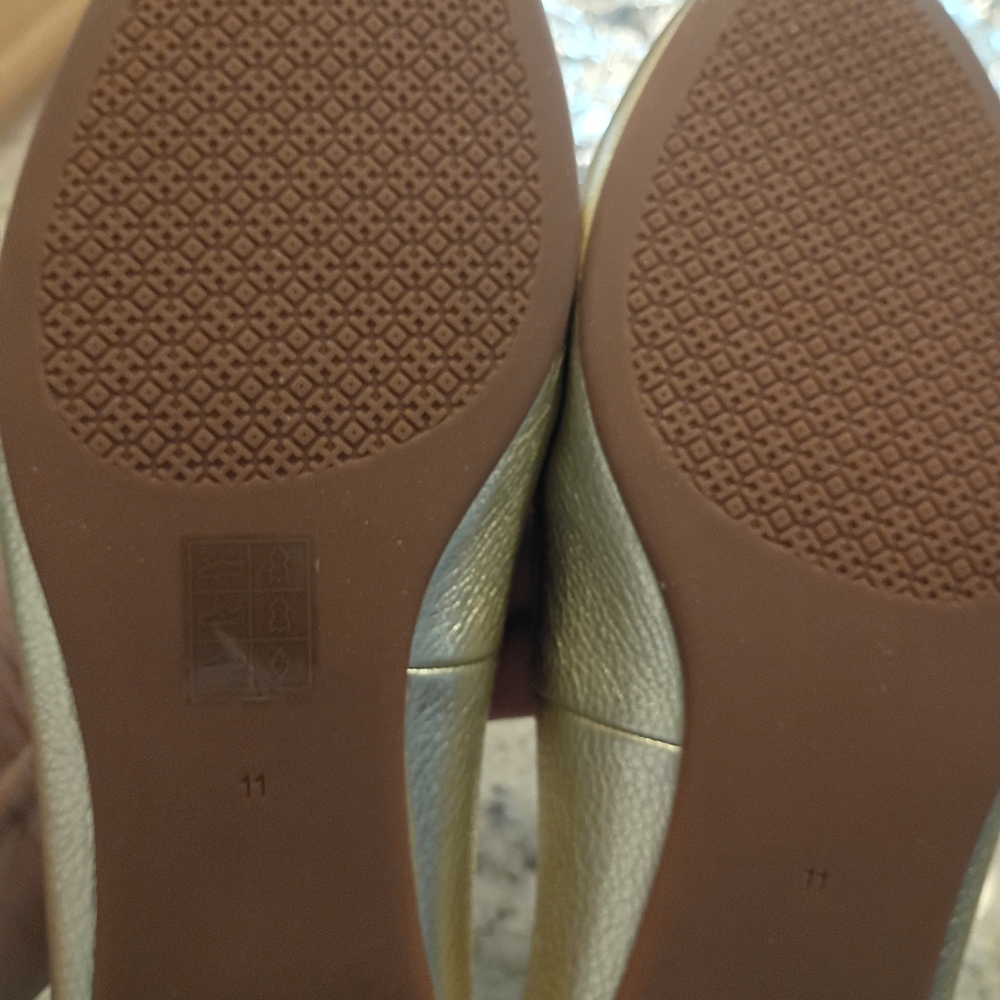 Tory Burch Metallic Gold Flat 11 These Are Perfection! Never Worn! MSRP$350 - Picture 6 of 14